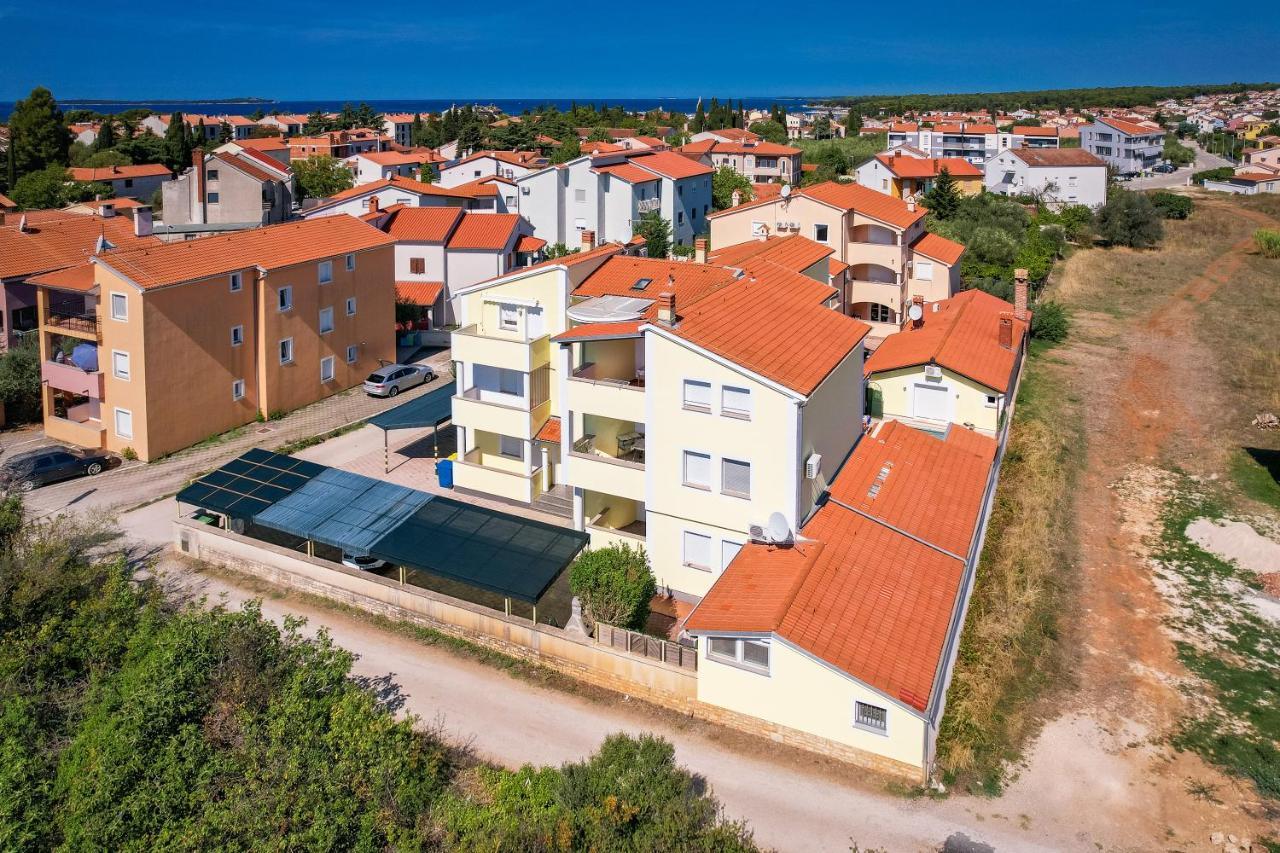 Apartman Dino 파자나 외부 사진
